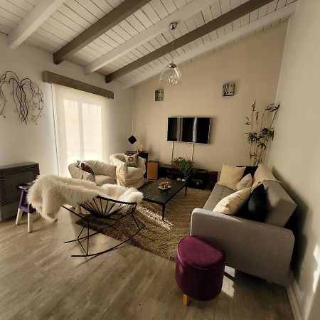 Tadasana House อูซัวยา ภายนอก รูปภาพ